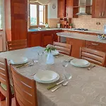 Leone Apartamento Brtonigla