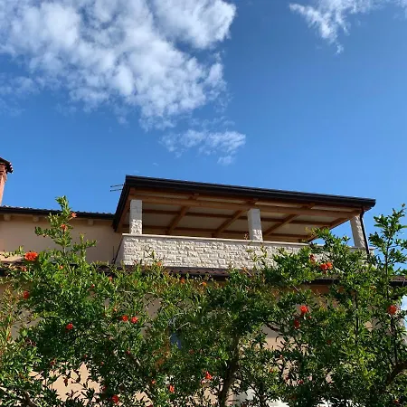 Апартаменты Leone