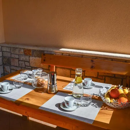 Апартаменты Leone