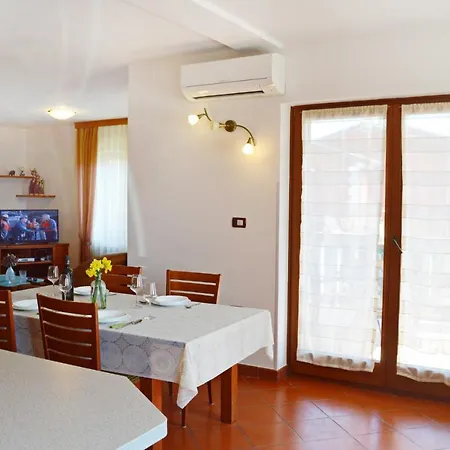 Leone Apartman Brtonigla