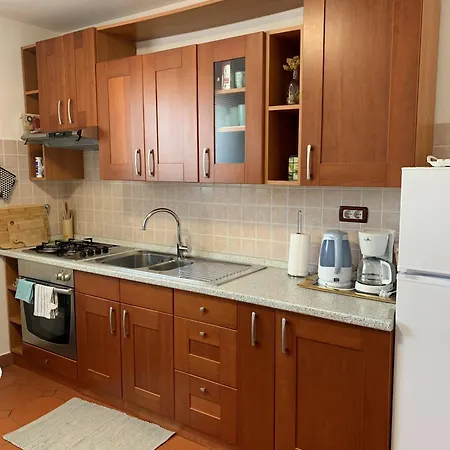 Leone Apartman *